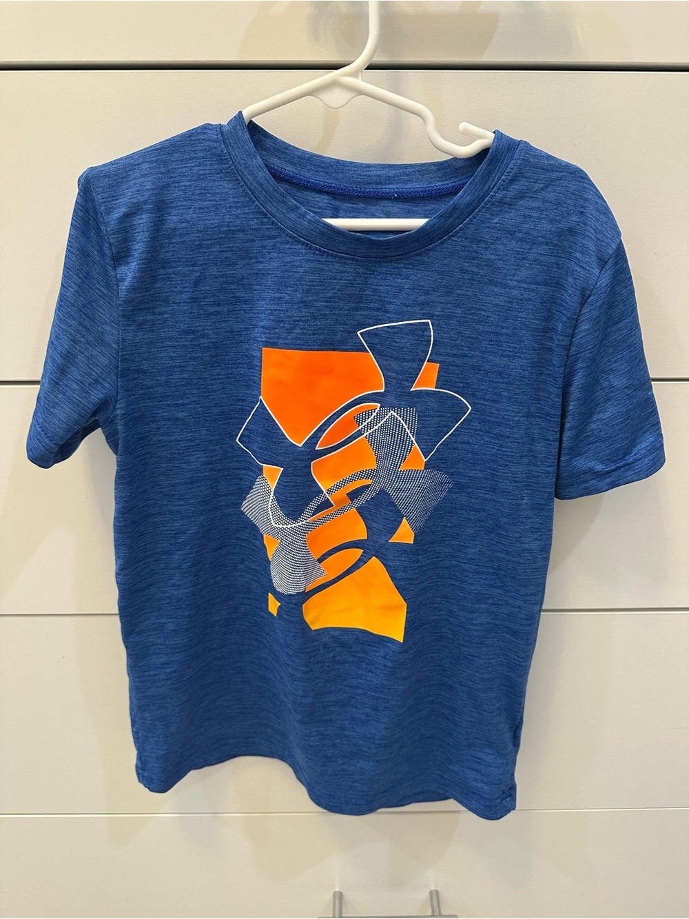 Under Armour Boys' Blue Graphic Active Tee with Orange Accent Size 7